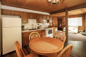 Private kitchen - Cubs Nest (Sugarloaf)