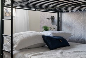3 chambres, fer et planche à repasser, Wi-Fi, draps fournis
