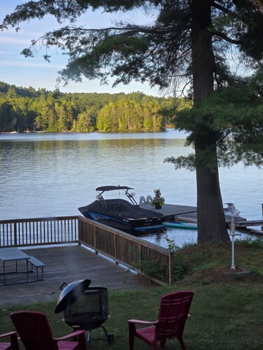 Vacation on beautiful Haliburton Lake!!