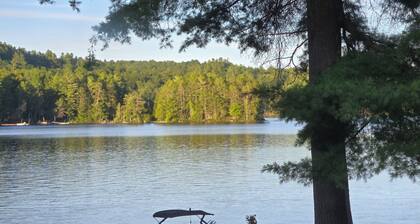 Vacation on beautiful Haliburton Lake!!