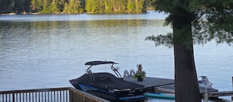 Vacation on beautiful Haliburton Lake!!