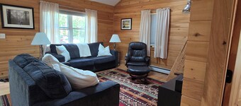 Charming 2-bedroom cottage in lovely North Haven Maine with AC