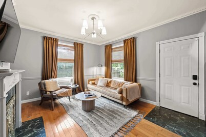 The Gustavus House - For 4!