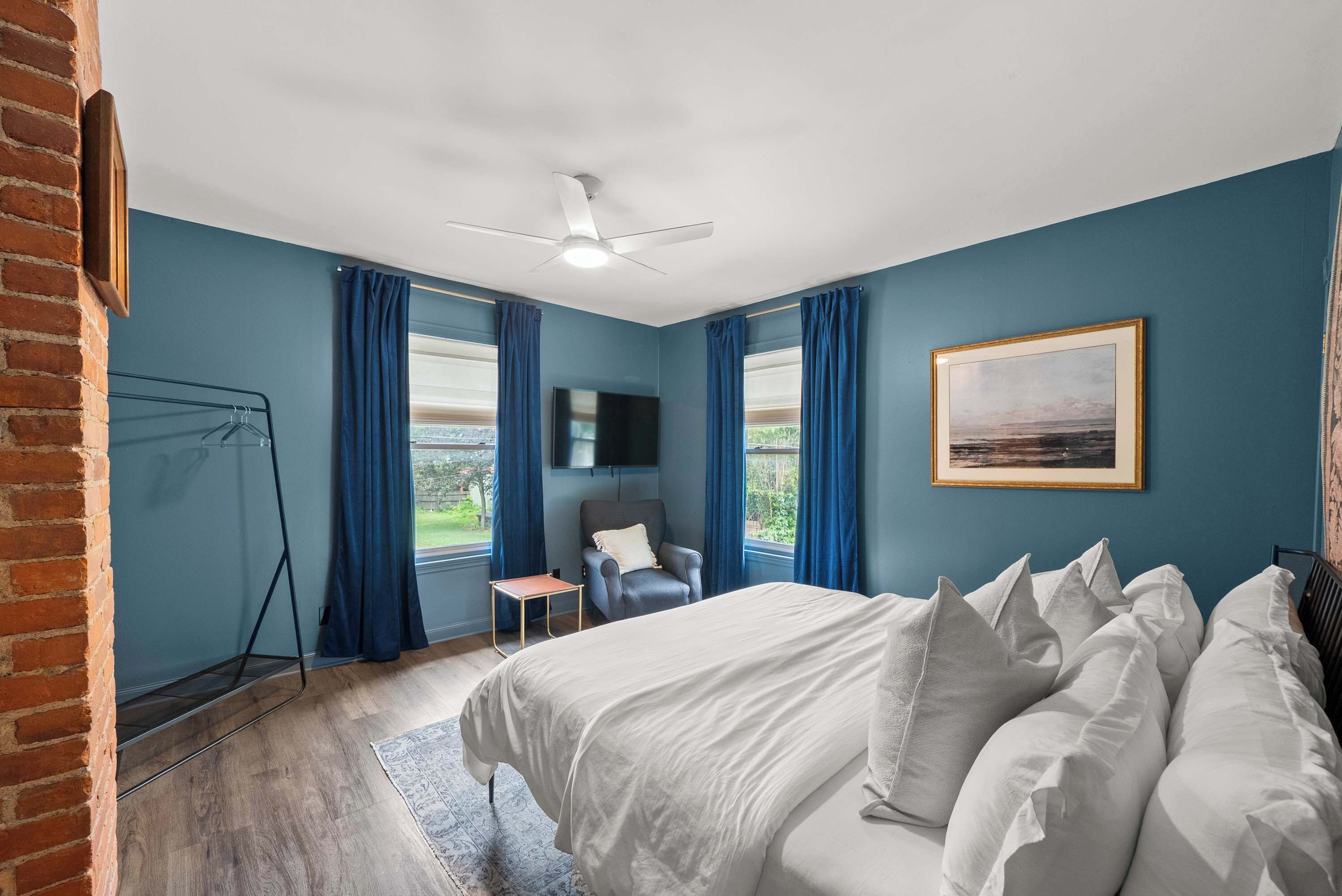 House, Multiple Beds, Patio, Garden View (983 Gustavus Ln) | 2 bedrooms, individually decorated, individually furnished, bed sheets