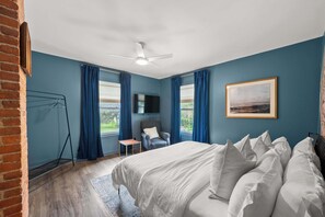 Maison, plusieurs lits, patio, vue jardin (983 Gustavus Ln)