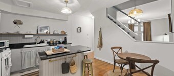 The Gustavus House - For 4!