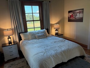 6 bedrooms, iron/ironing board, free WiFi, bed sheets