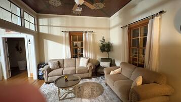 Smart TV, DVD player