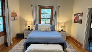 6 bedrooms, iron/ironing board, free WiFi, bed sheets