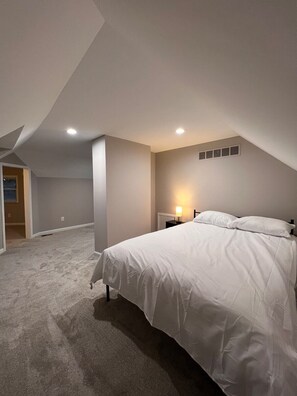 4 chambres, fer et planche à repasser, Wi-Fi, draps fournis