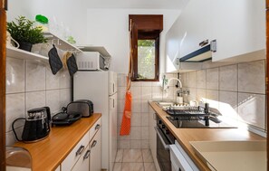 Réfrigérateur, four, plaque de cuisson, lave-vaisselle