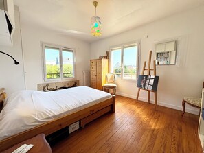 3 chambres, fer et planche à repasser, Wi-Fi