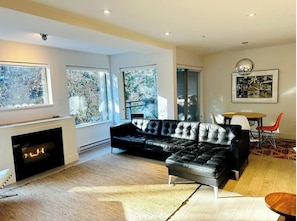 Living area - Large, Lux Village Townhome. Hot Tub, Parking, Steps to Everything! (Whistler)