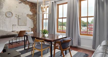 Large loft apartment with Wifi and AC in Springfield