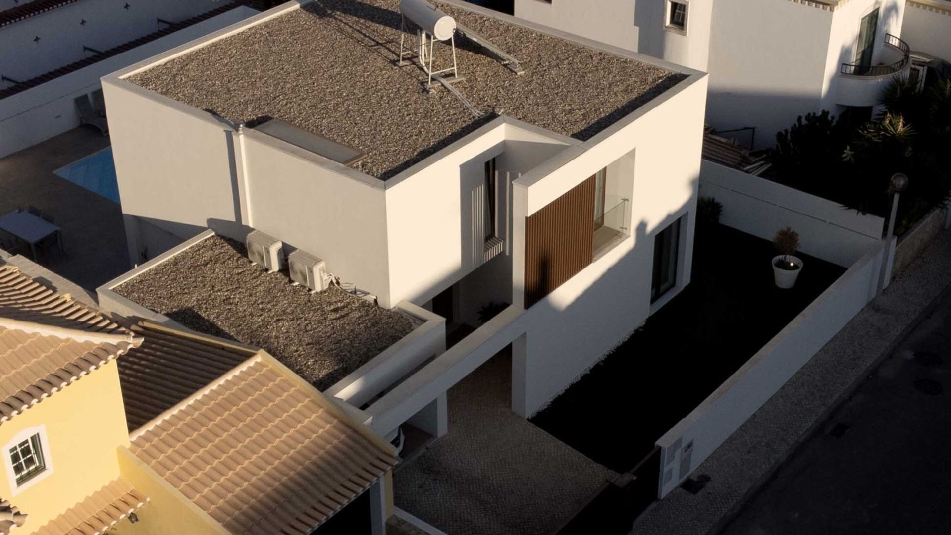 المنشأة من الخارج