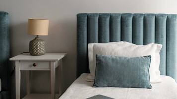 4 bedrooms, desk, iron/ironing board, travel crib