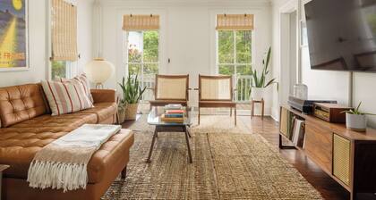 Casa Tivoli - Upstate Getaway in Charming Village