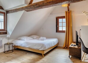 WiFi, bed sheets