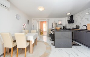 Fridge, microwave, oven, stovetop - 2 bedroom cozy apartment in Zadar (Zadar)
