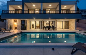 Pool - Awesome home in Posedarje (Posedarje)