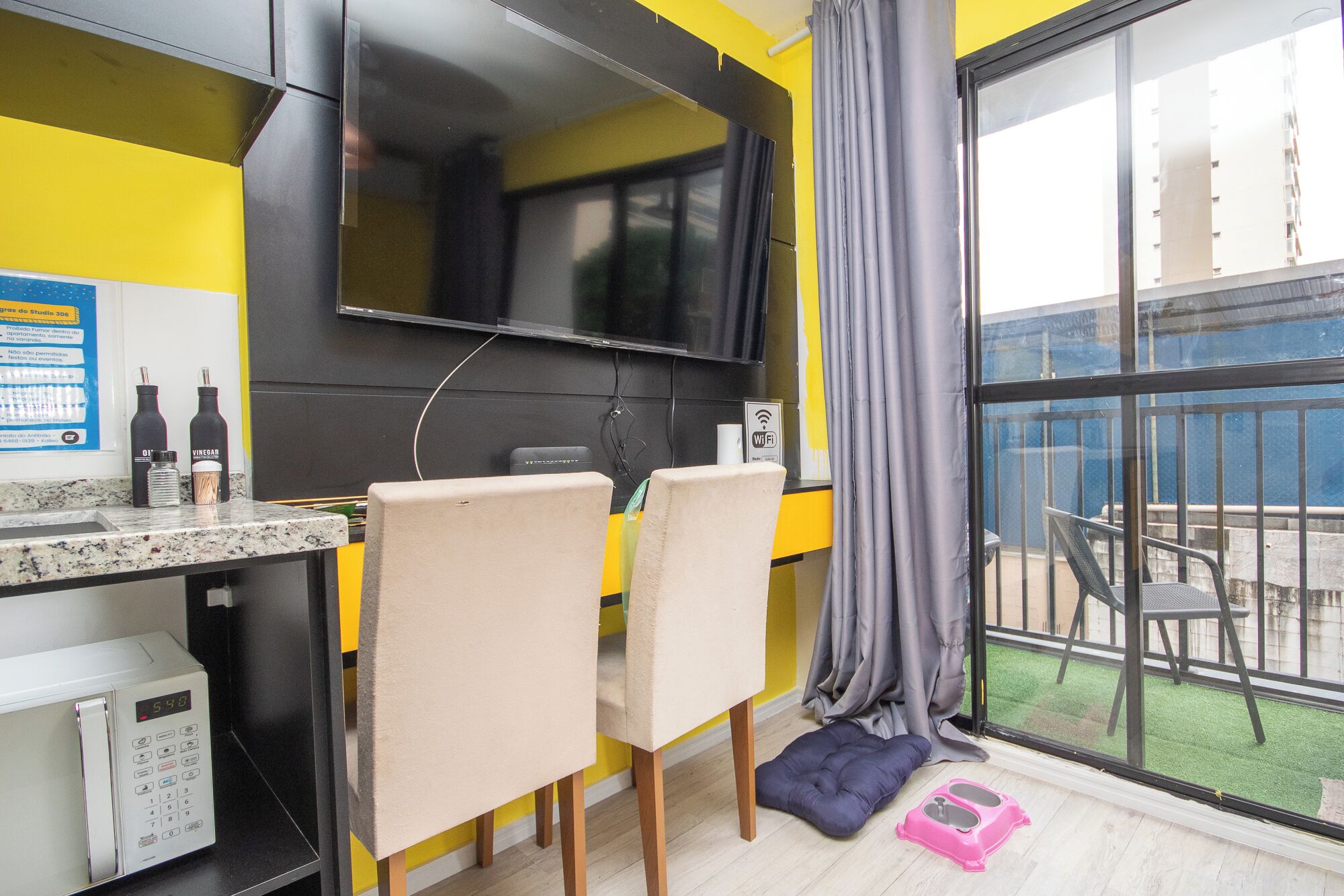 Egyptian cotton sheets, premium bedding, down comforters, pillowtop beds