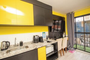 Luxury-Doppelzimmer zur Einzelnutzung, 1 Doppelbett, Klimaanlage, Gartenblick