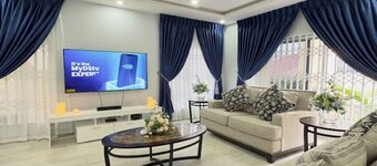 The Lodge at Seasons 52 - A serene 2-bedroom condo with AC in charming community