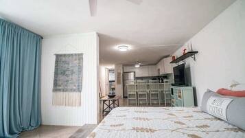 Iron/ironing board, travel cot, WiFi, bed sheets