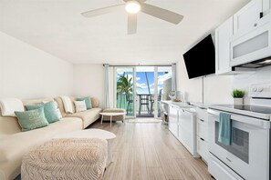 Unclassified image, 5 of 42, button