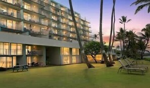 Exterior - Luxurious Beachfront Condo w/ AC (Hauula)