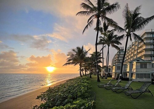 Beachfront Condo with Stunning View