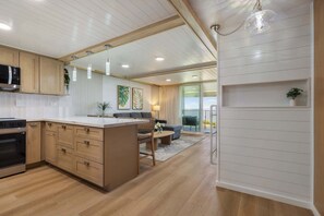 Interior - Luxurious Beachfront Condo w/ AC (Hauula)