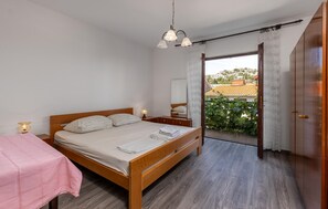 4 bedrooms, free WiFi
