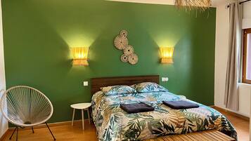 5 bedrooms, internet, bed sheets