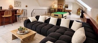 Grand Gîte sleeps 14 with view of Mont Saint Michel