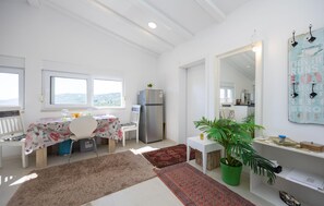 Interior - Gorgeous apartment in Slatine with house sea view (Slatine)