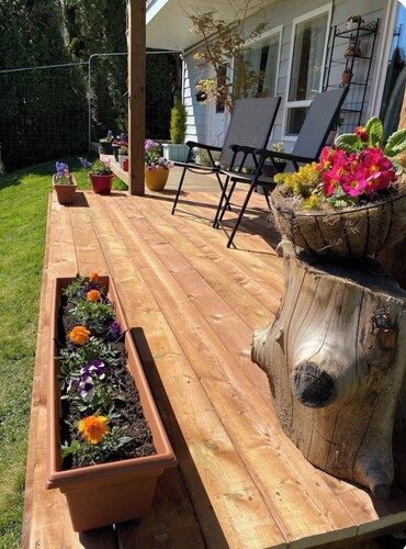 Hummingbird Garden Pet Friendly Suite, 2 bedroom with ocean view.