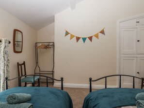 2 室のベッドルーム、客室ごとに異なる装飾、客室ごとに異なるインテリア、WiFi (無料)