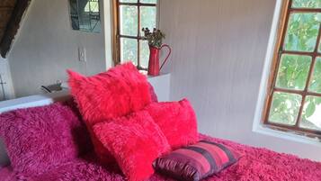 2 bedrooms, iron/ironing board, bed sheets