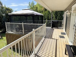 Property grounds - 4 bedrooms · Lake · Pool table · Fireplace (Mandeville)