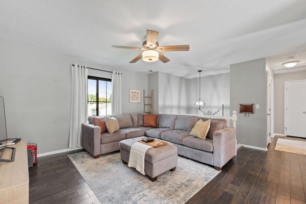 TV, fireplace - Happy Haven • Near Cincinnati & the Ark • Fenced Yard (Covington)