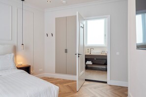 1 bedroom, WiFi, bed sheets - Boutique hotel Novi - Room MARE (Zandvoort)