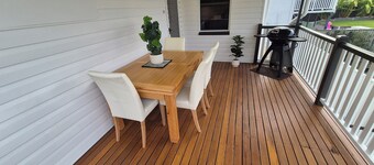 4-bedroom house including separate 30m2 studio in amazing Manly