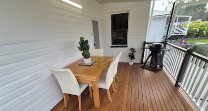 4-bedroom house including separate 30m2 studio in amazing Manly