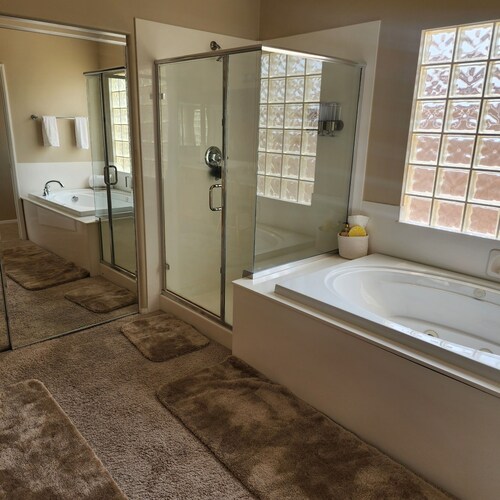 Chic 3-bedroom house in charming Desert Hot Springs