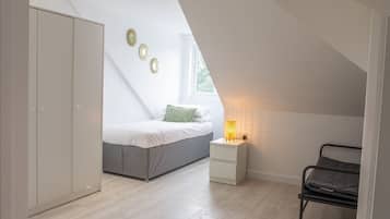 7 bedrooms, iron/ironing board, free WiFi, bed sheets