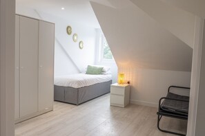 7 slaapkamers, een strijkplank/strijkijzer, gratis wifi, beddengoed