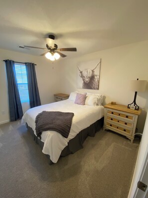 3 bedrooms, iron/ironing board, WiFi, bed sheets