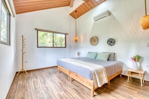 2 bedrooms, WiFi, bed sheets - Luxury Beachfront 2BR Apartment with Oceanview Terrace with AC (puerto viejo)