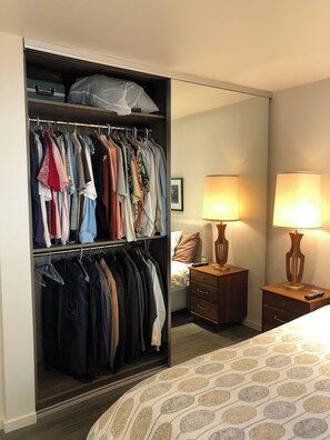 1 bedroom, iron/ironing board, internet, bed sheets